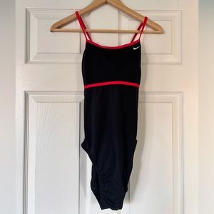 Nike Swim Women's Hydrastrong One Piece M